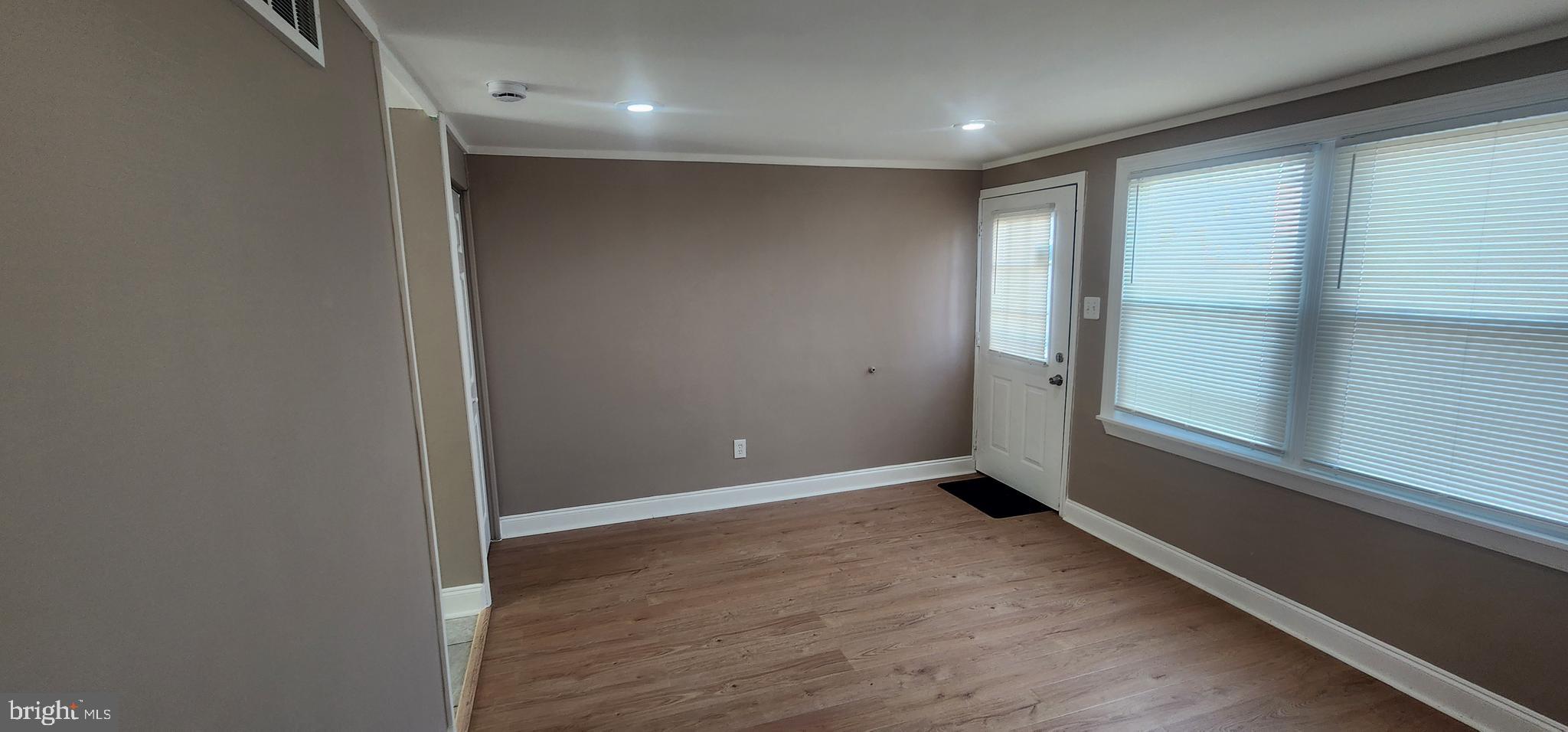 7915 Eastdale Road Baltimore, MD 21224 - Photo 6 of 19 Living Area