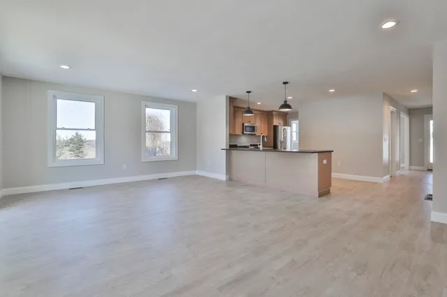 $4,200 | 35 B B Street, Hudson, NH 03051