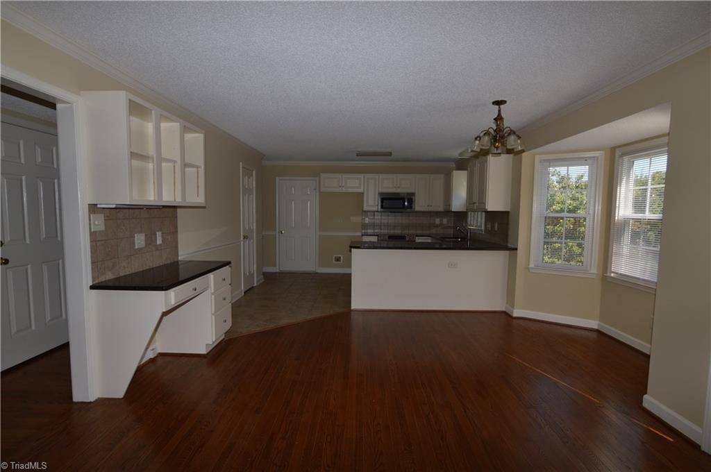 5000 Peppertree Road Clemmons, NC 27012 - Photo 7 of 30 Kitchen and breakfast area is open