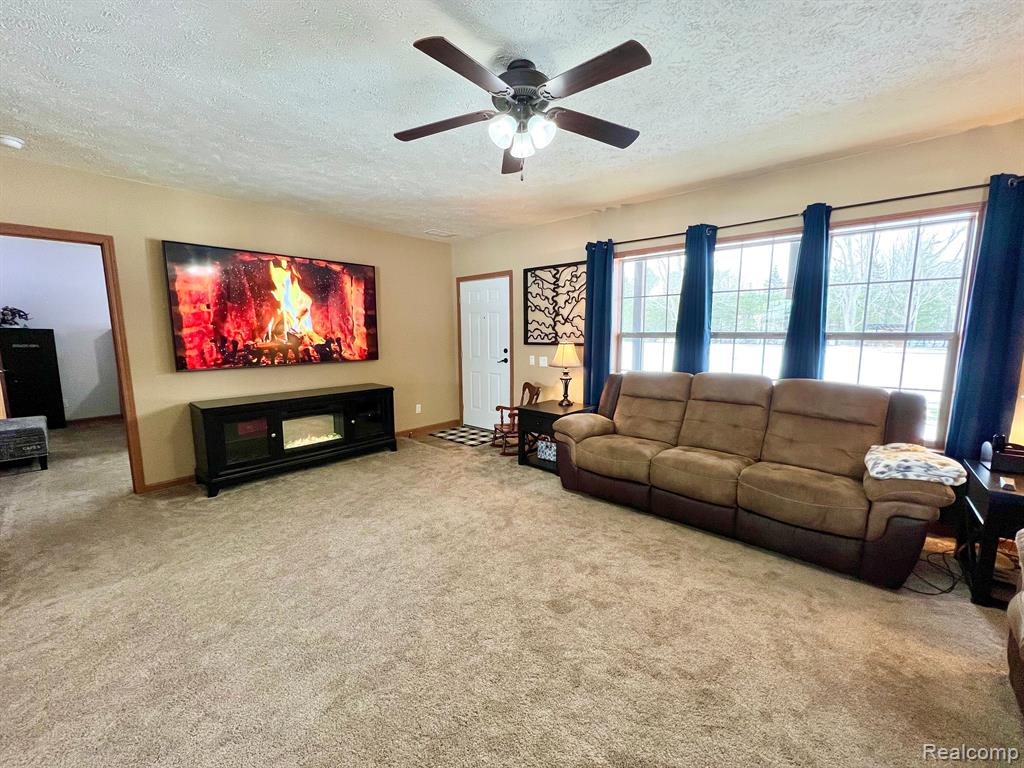 6021 State Road Fort Gratiot, MI 48059 - Photo 12 of 61