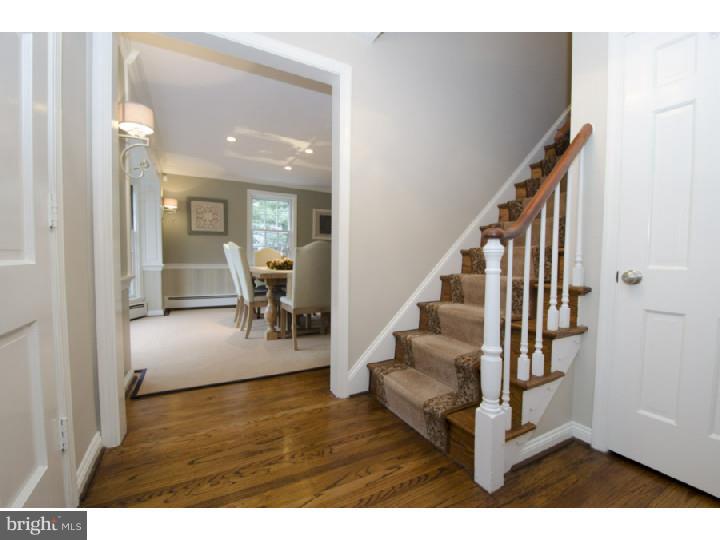 604 Fernfield Circle Wayne, PA 19087 - Photo 2 of 21 Foyer
