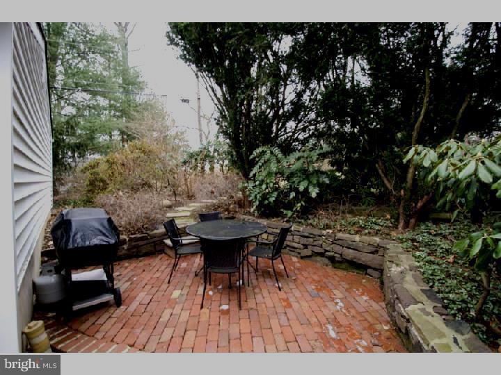 604 Fernfield Circle Wayne, PA 19087 - Photo 19 of 21 Exterior Side