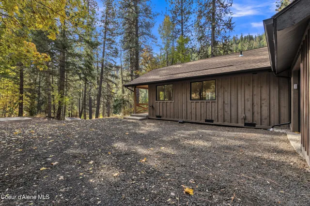 $749,950 | 42820 Highway 97, Harrison, ID 83833