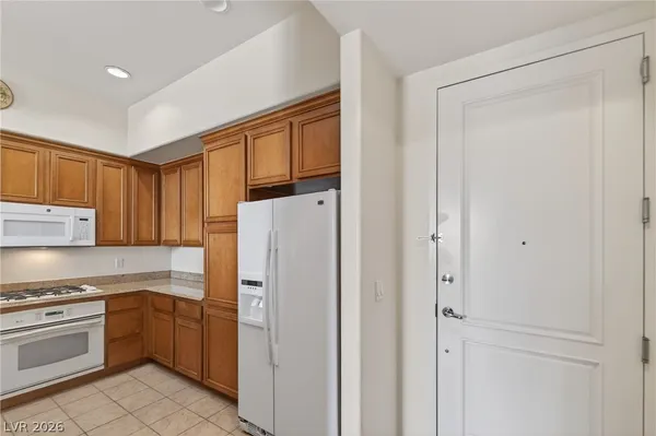 $2,150 | 62 East Serene Avenue, Unit 324, Las Vegas, NV 89123