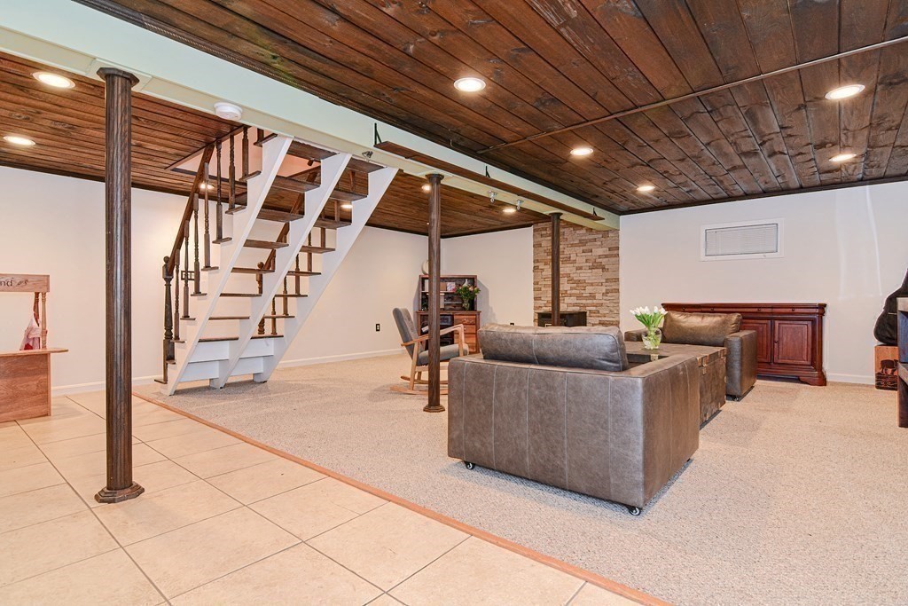 21 Coolidge Street Sherborn, MA 01770 - Photo 21 of 41 a living room with furniture