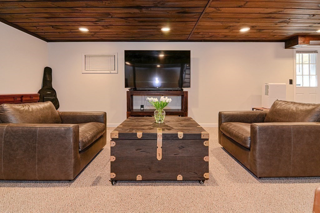21 Coolidge Street Sherborn, MA 01770 - Photo 22 of 41 a living room with furniture