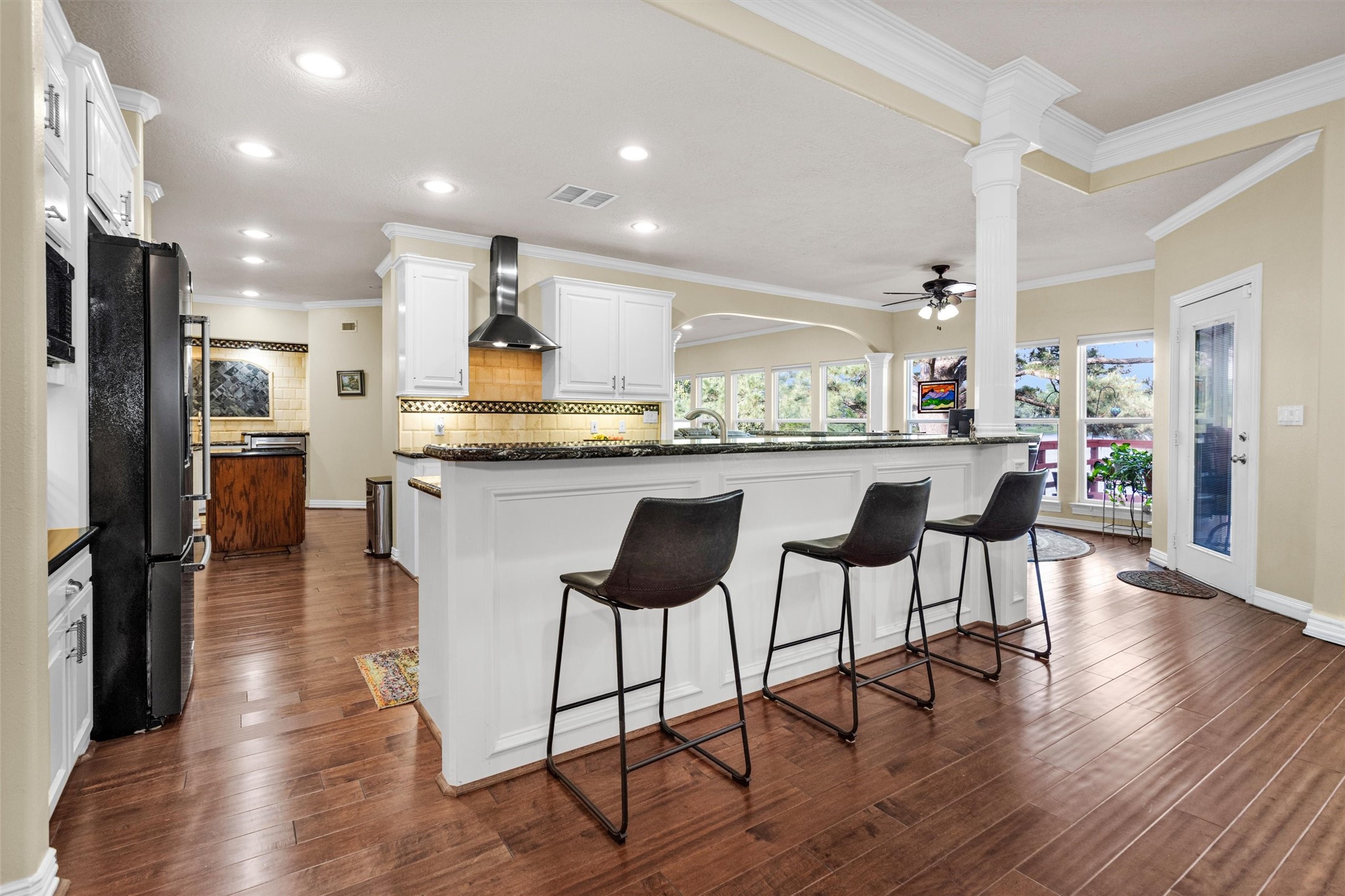 1502 Wimbledon Drive Huntsville, TX 77340 - Photo 13 of 49