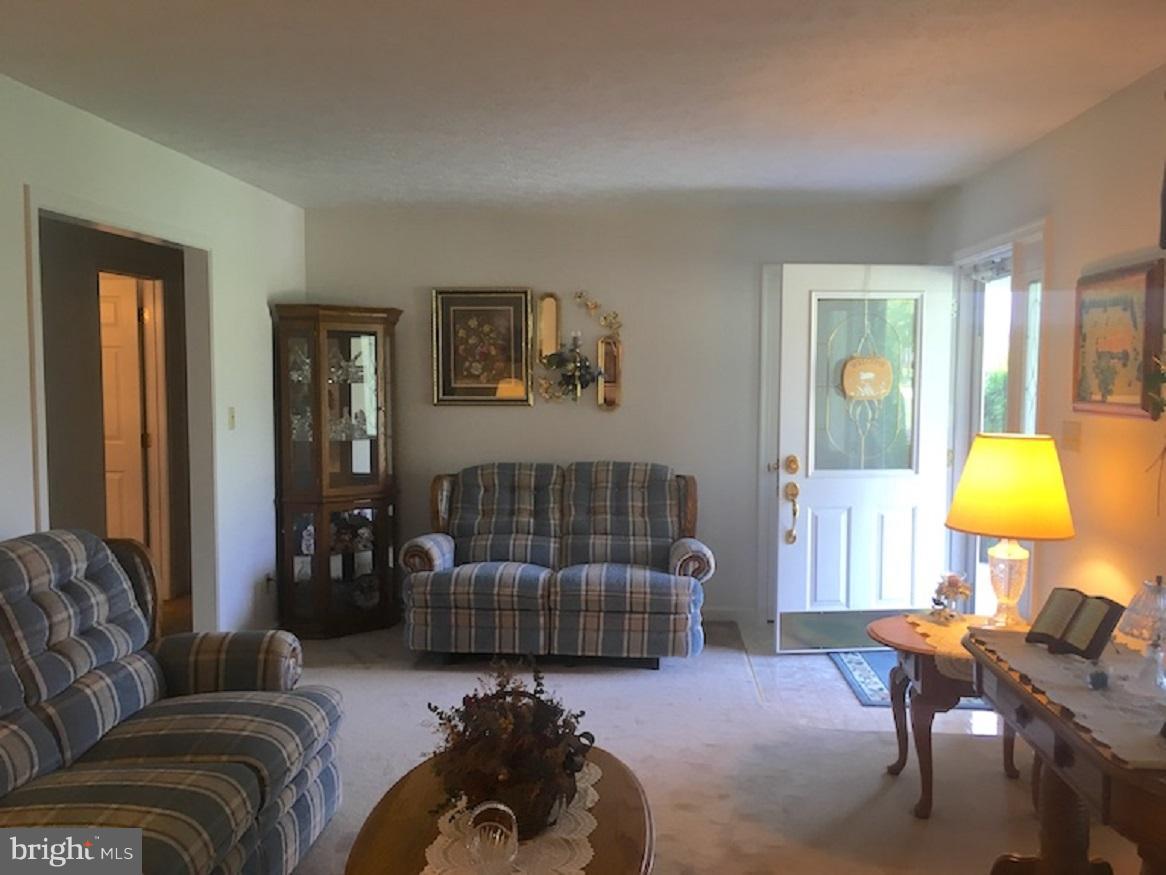 13641 Mercersburg Road Clear Spring, MD 21722 - Photo 8 of 24 Living Room