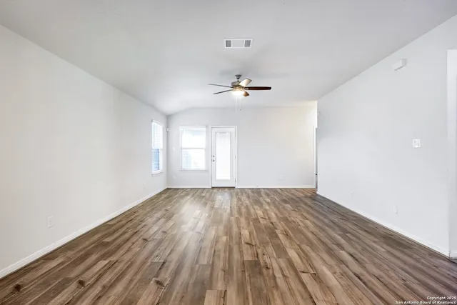 $2,400 | 3168 Junction Bay, Converse, TX 78109