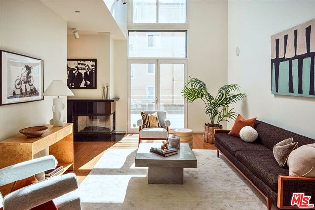 $955,000 | 1436 North Detroit Street, Unit 4, Los Angeles, CA 90046