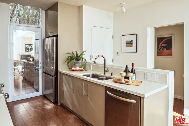 $955,000 | 1436 North Detroit Street, Unit 4, Los Angeles, CA 90046