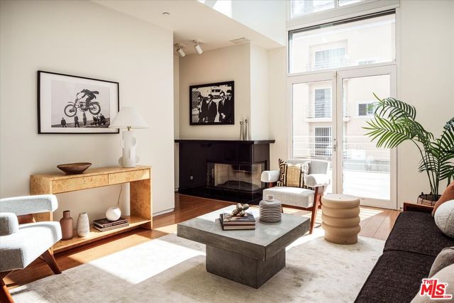 $955,000 | 1436 North Detroit Street, Unit 4, Los Angeles, CA 90046