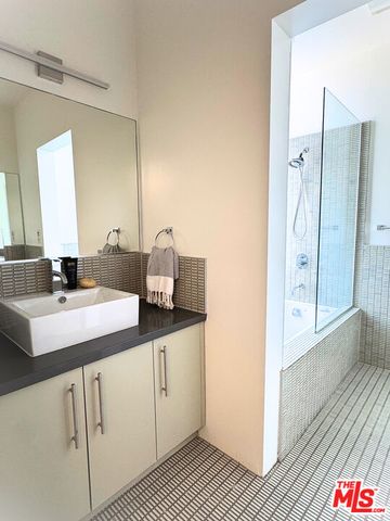 $955,000 | 1436 North Detroit Street, Unit 4, Los Angeles, CA 90046