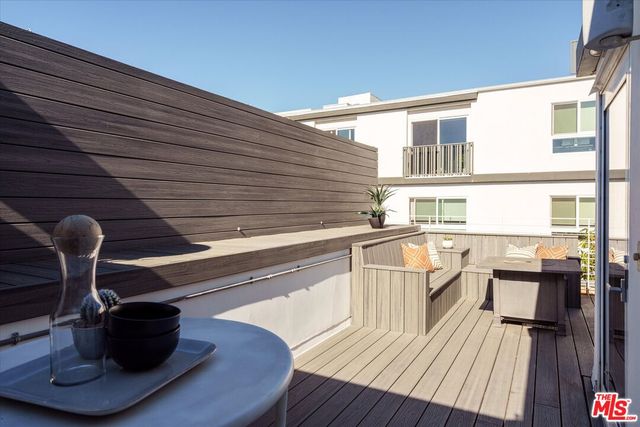 $955,000 | 1436 North Detroit Street, Unit 4, Los Angeles, CA 90046