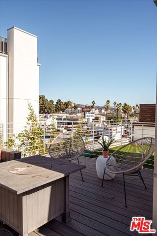 $955,000 | 1436 North Detroit Street, Unit 4, Los Angeles, CA 90046