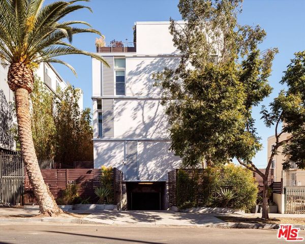 $955,000 | 1436 North Detroit Street, Unit 4, Los Angeles, CA 90046