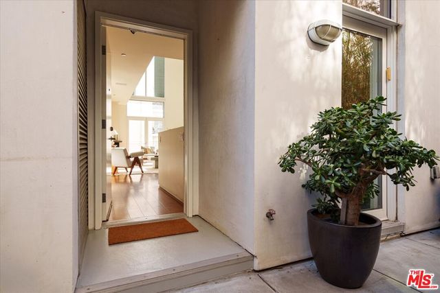 $955,000 | 1436 North Detroit Street, Unit 4, Los Angeles, CA 90046