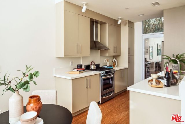 $955,000 | 1436 North Detroit Street, Unit 4, Los Angeles, CA 90046