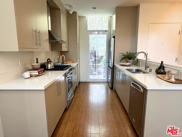 $955,000 | 1436 North Detroit Street, Unit 4, Los Angeles, CA 90046