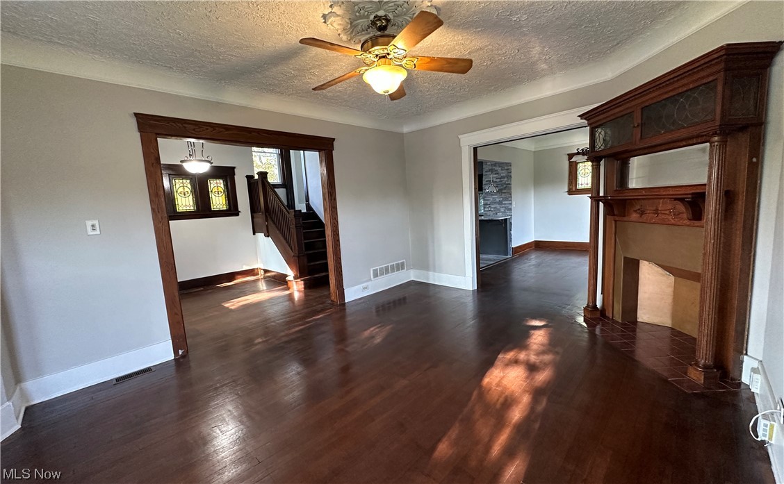 2809 Noble Road Cleveland Heights, OH 44121 - Photo 8 of 34 Living Room