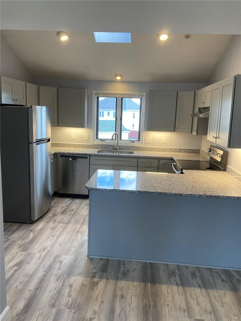 715 Cottage Street Pawtucket, RI 02861 - Photo 4 of 21