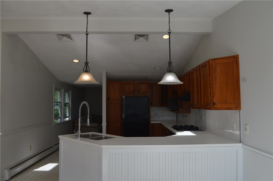 5 Coggeshall Street Warren, RI 02885 - Photo 4 of 16 Gallery Image 4