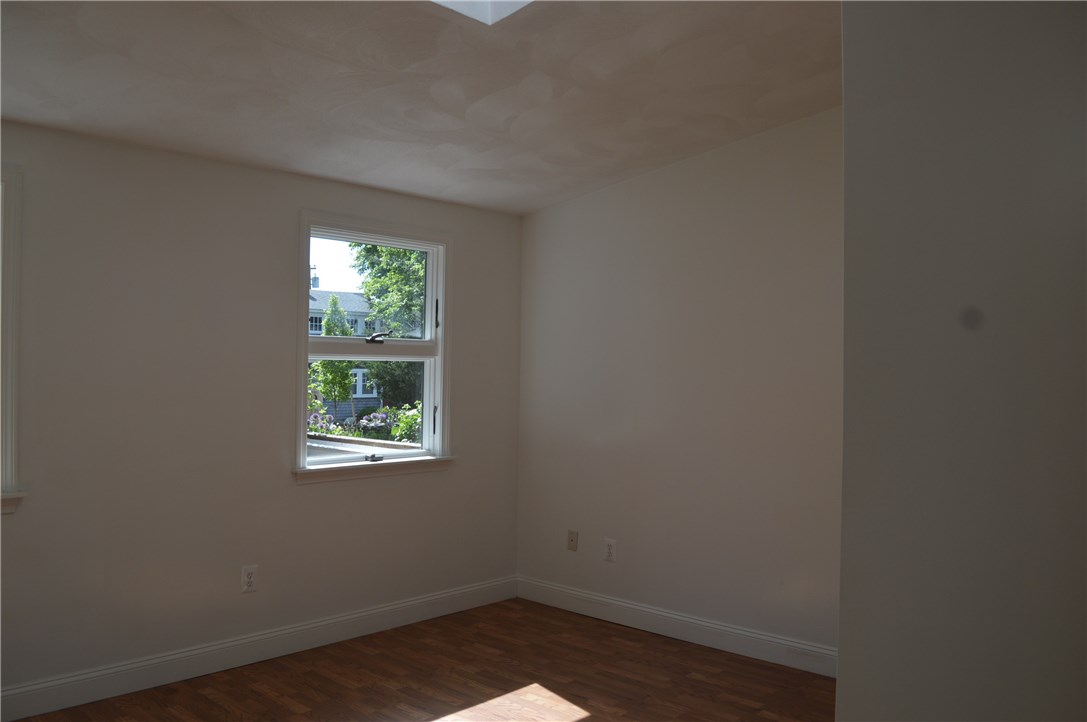 5 Coggeshall Street Warren, RI 02885 - Photo 9 of 16 Gallery Image 9