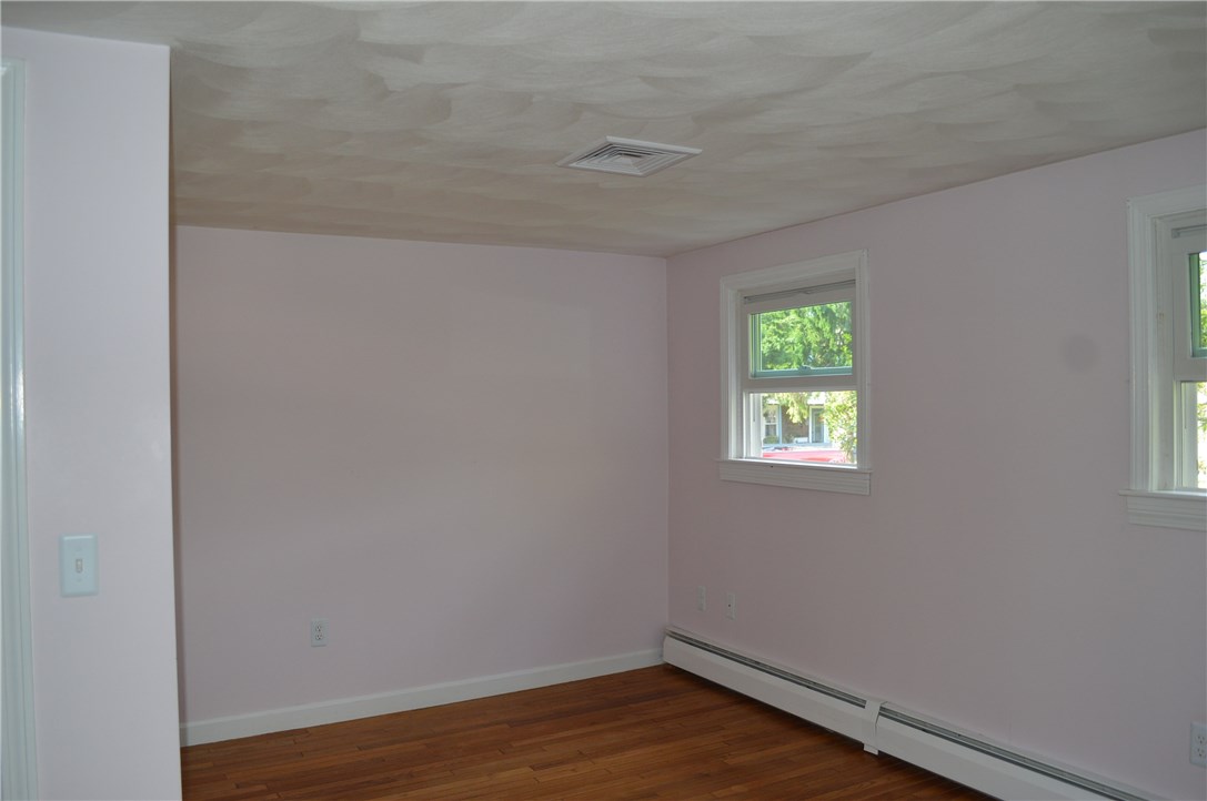 5 Coggeshall Street Warren, RI 02885 - Photo 10 of 16 Gallery Image 10
