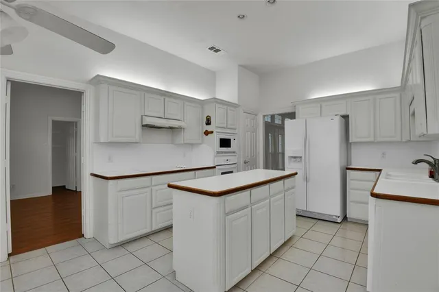 $325,000 | 208 Mimosa Lane, Lancaster, TX 75146