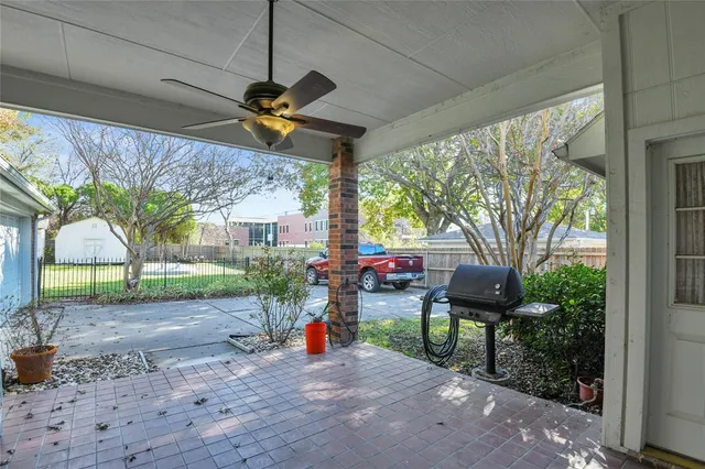 $325,000 | 208 Mimosa Lane, Lancaster, TX 75146