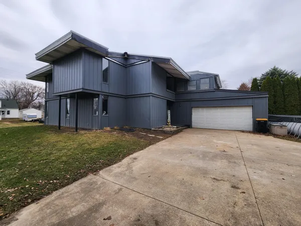 $199,900 | 206 East Luella Street, Le Roy, MN 55951