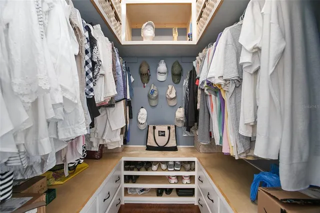 a view of utility room