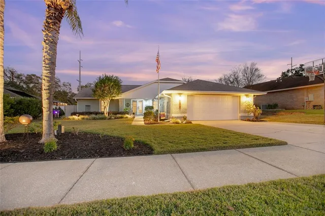 $475,000 | 872 Arawana Drive, Orange City, FL 32763