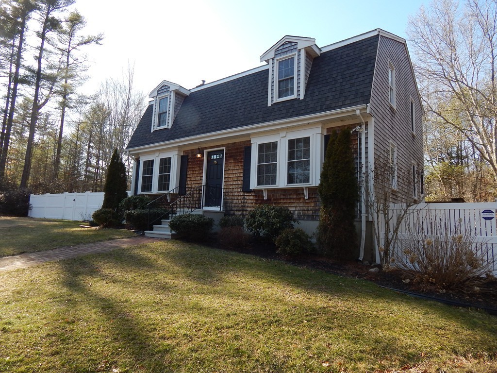 11 Howland Road Lakeville, MA 02347 - Photo 1 of 30 Gallery Image 1