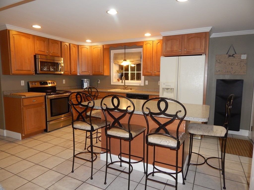 11 Howland Road Lakeville, MA 02347 - Photo 2 of 30 Gallery Image 2