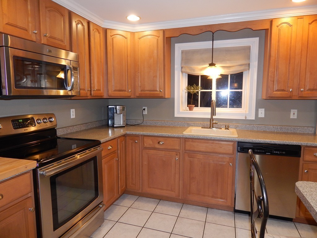 11 Howland Road Lakeville, MA 02347 - Photo 3 of 30 Gallery Image 3