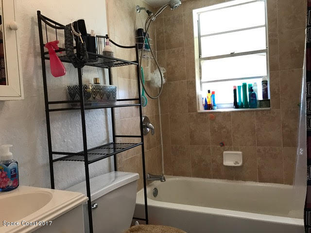 22 Butler Street Melbourne, FL 32901 - Photo 11 of 17 Bathroom