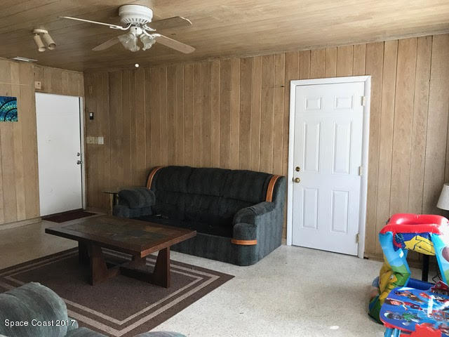 22 Butler Street Melbourne, FL 32901 - Photo 12 of 17 Family room (2)