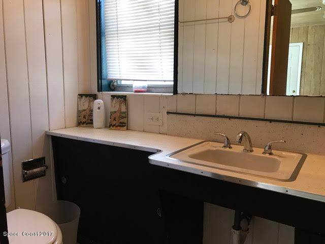 22 Butler Street Melbourne, FL 32901 - Photo 16 of 17 Guest bathroom
