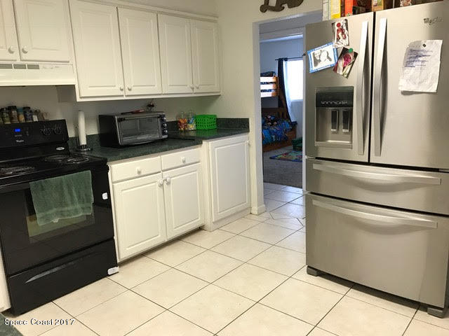 22 Butler Street Melbourne, FL 32901 - Photo 5 of 17 Kitchen (2)