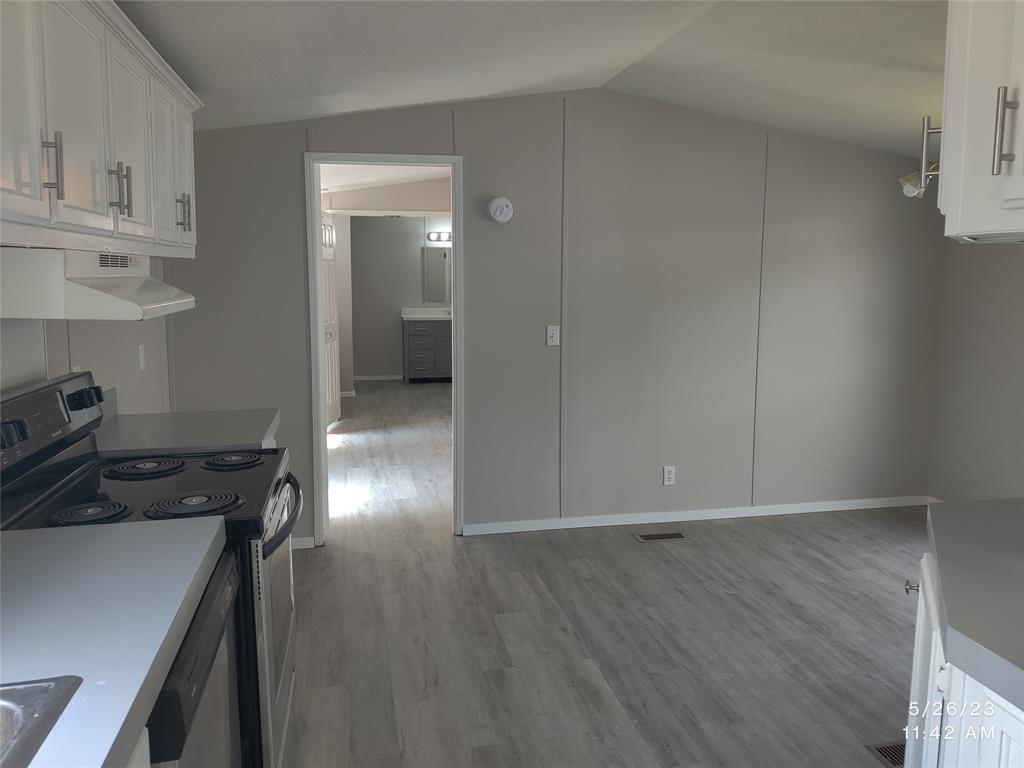 307 Jones Circle Pottsboro, TX 75076 - Photo 5 of 11 a view of a livingroom and hardwood floor