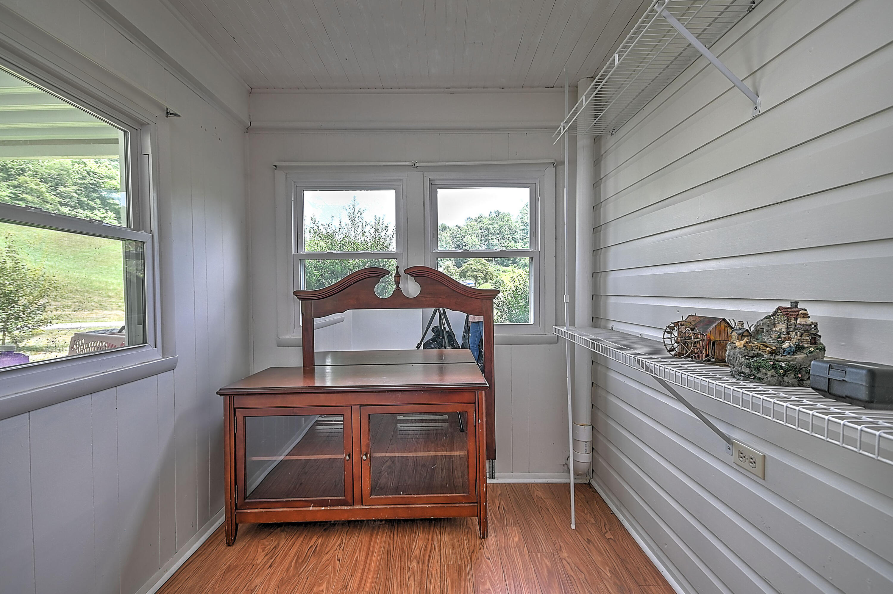 1918 Little Valley Road Gate City, VA 24251 - Photo 22 of 63 Enclosed Porch