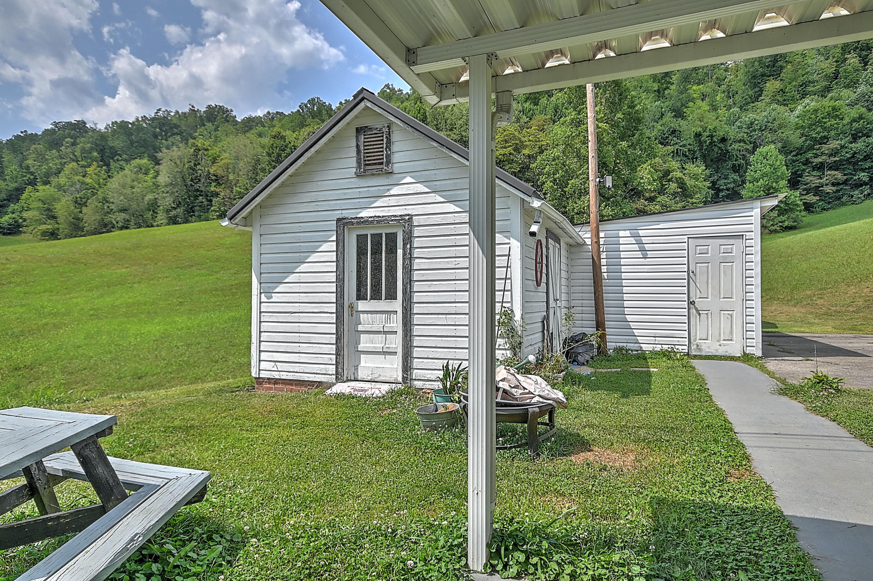 1918 Little Valley Road Gate City, VA 24251 - Photo 39 of 63 Outbuilding/Garage