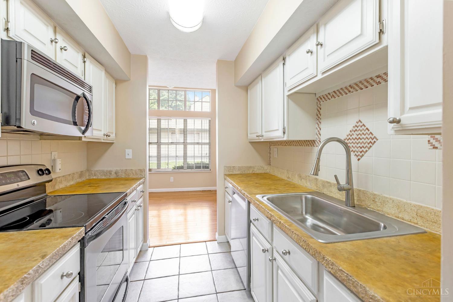 10555 Montgomery Road, Unit 77 Montgomery, OH 45242 - Photo 30 of 54