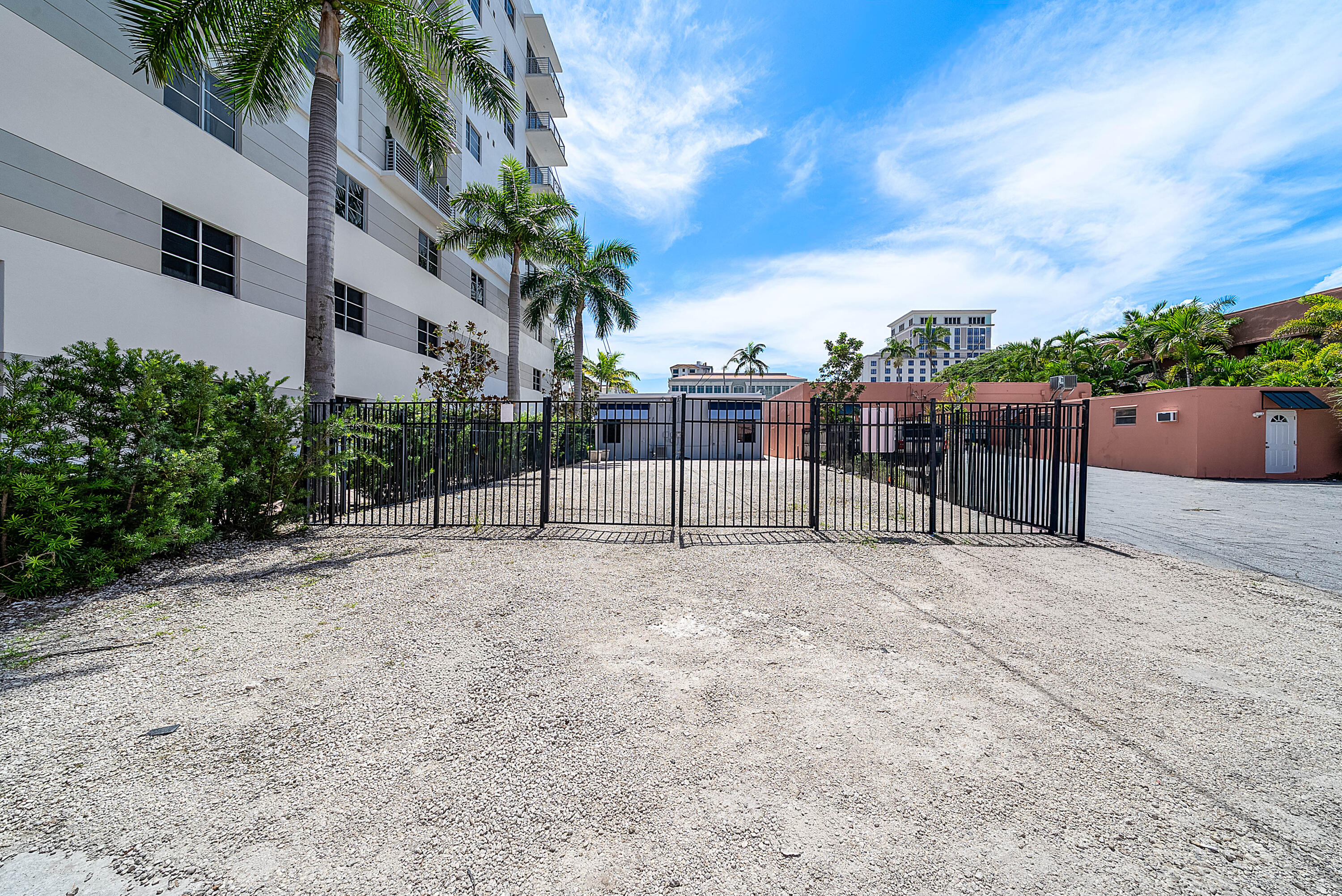 127 East Boca Raton Road Boca Raton, FL 33432 - Photo 24 of 39 Parking Entrance