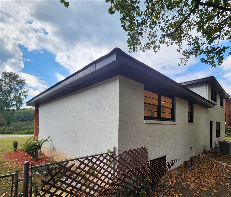 2310 Titan Ridge Drive Decatur, GA 30035 - Photo 6 of 33