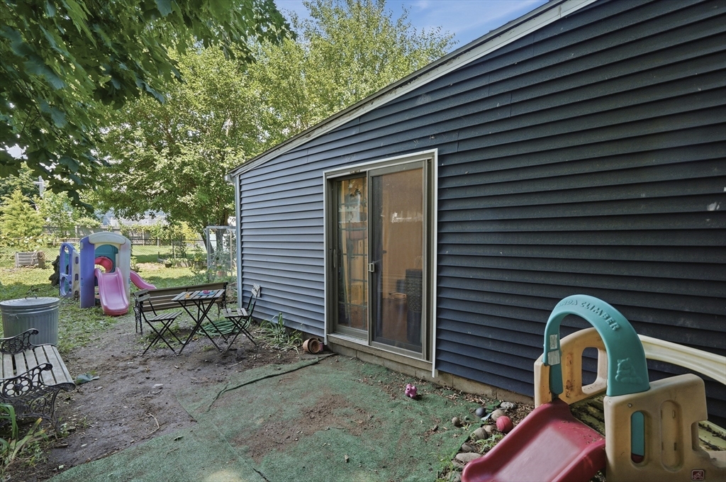 28 Shepard Street Westfield, MA 01085 - Photo 35 of 37