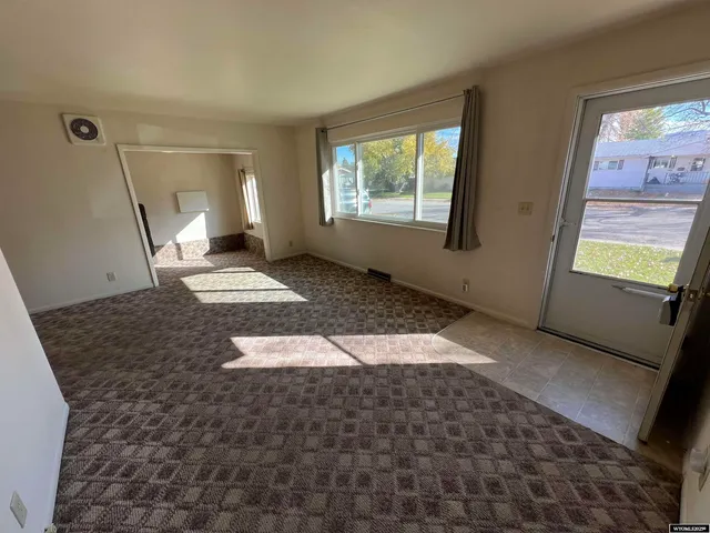 $345,000 | 960 Dabich Avenue, Lander, WY 82520