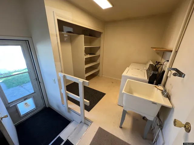 $345,000 | 960 Dabich Avenue, Lander, WY 82520