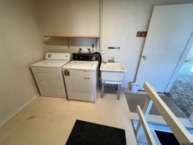 $345,000 | 960 Dabich Avenue, Lander, WY 82520